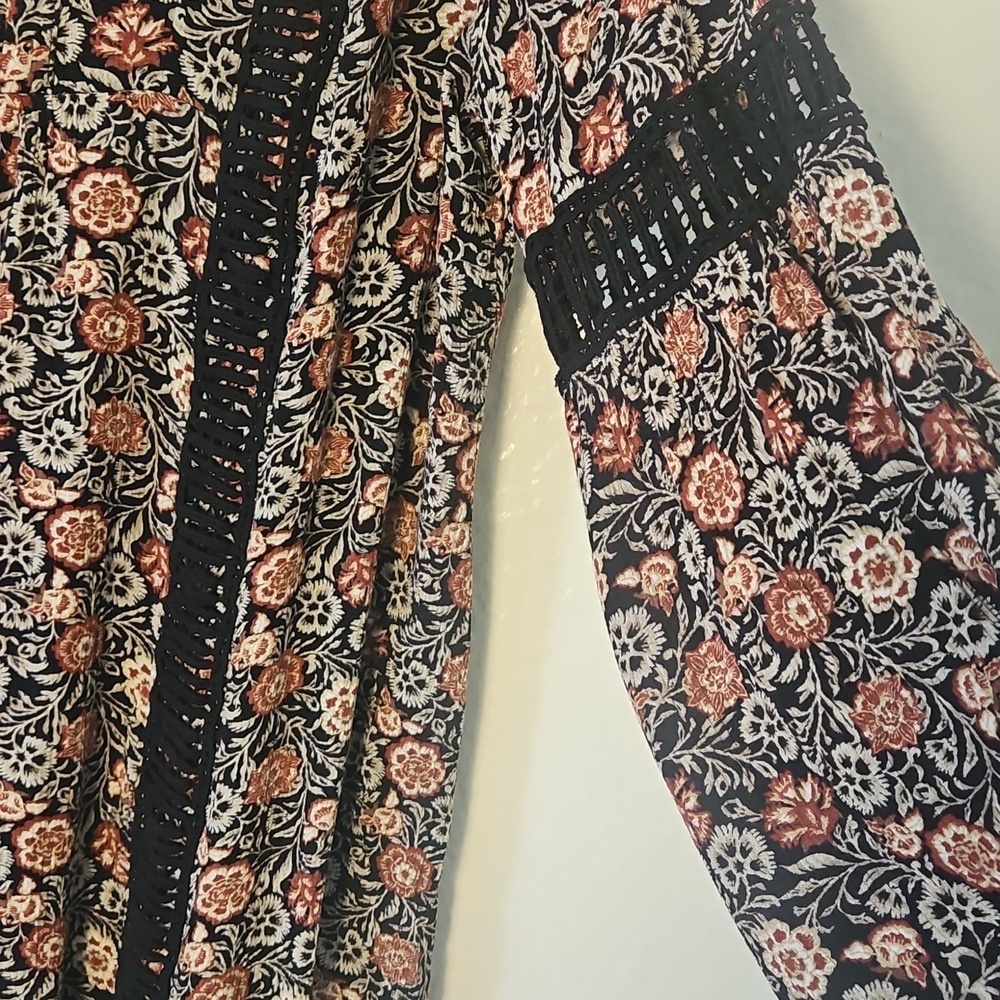 Knox Boho Tunic Rose Black and Red Floral Top - Picture 4 of 7